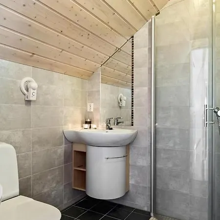 Julandia 4 Bedroom Cabin