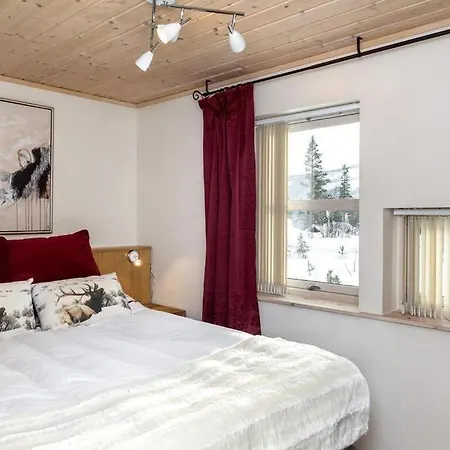 Julandia 4 Bedroom Cabin